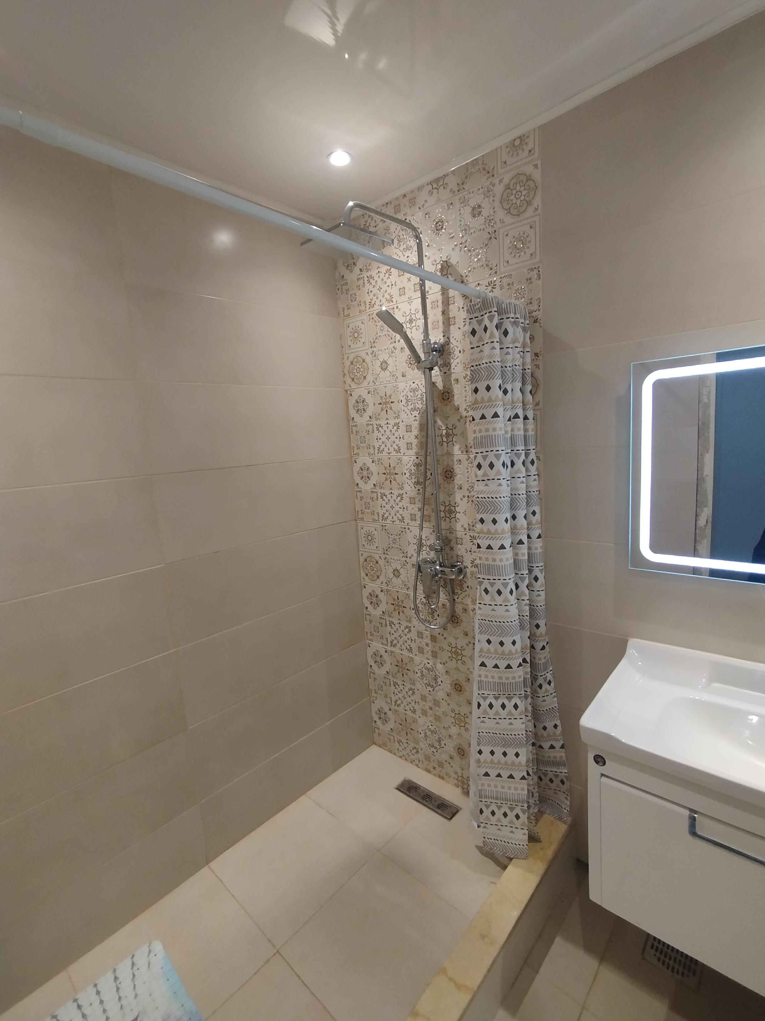 F3 Mostaland à quelque pas